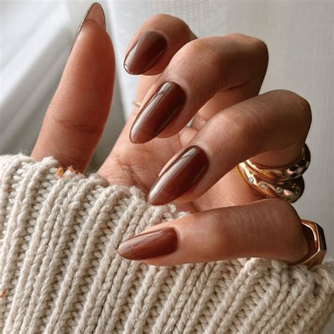 Chocolate nails - With the glazed donut nails also reigning supreme earlier this year, matte nail polishes may have fallen off the radar for you. Well, the hot chocolate manicure is an opportunity to bring them ...